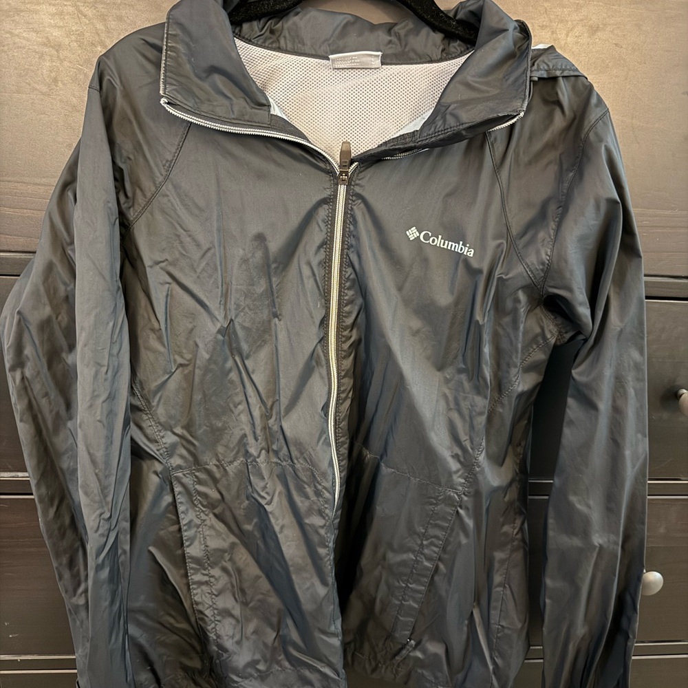 Columbia windbreaker / rain jacket